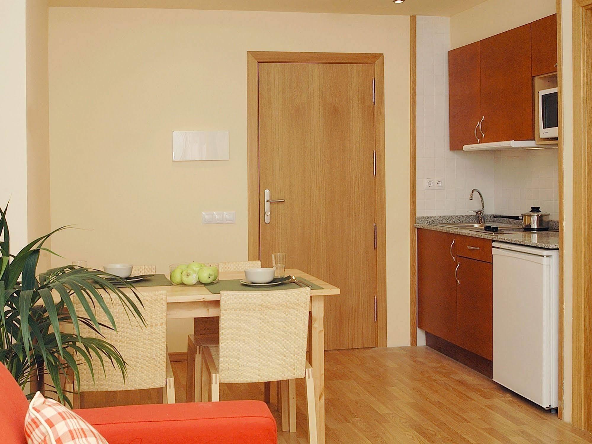 Aparthotel Nou Vielha Habitación foto